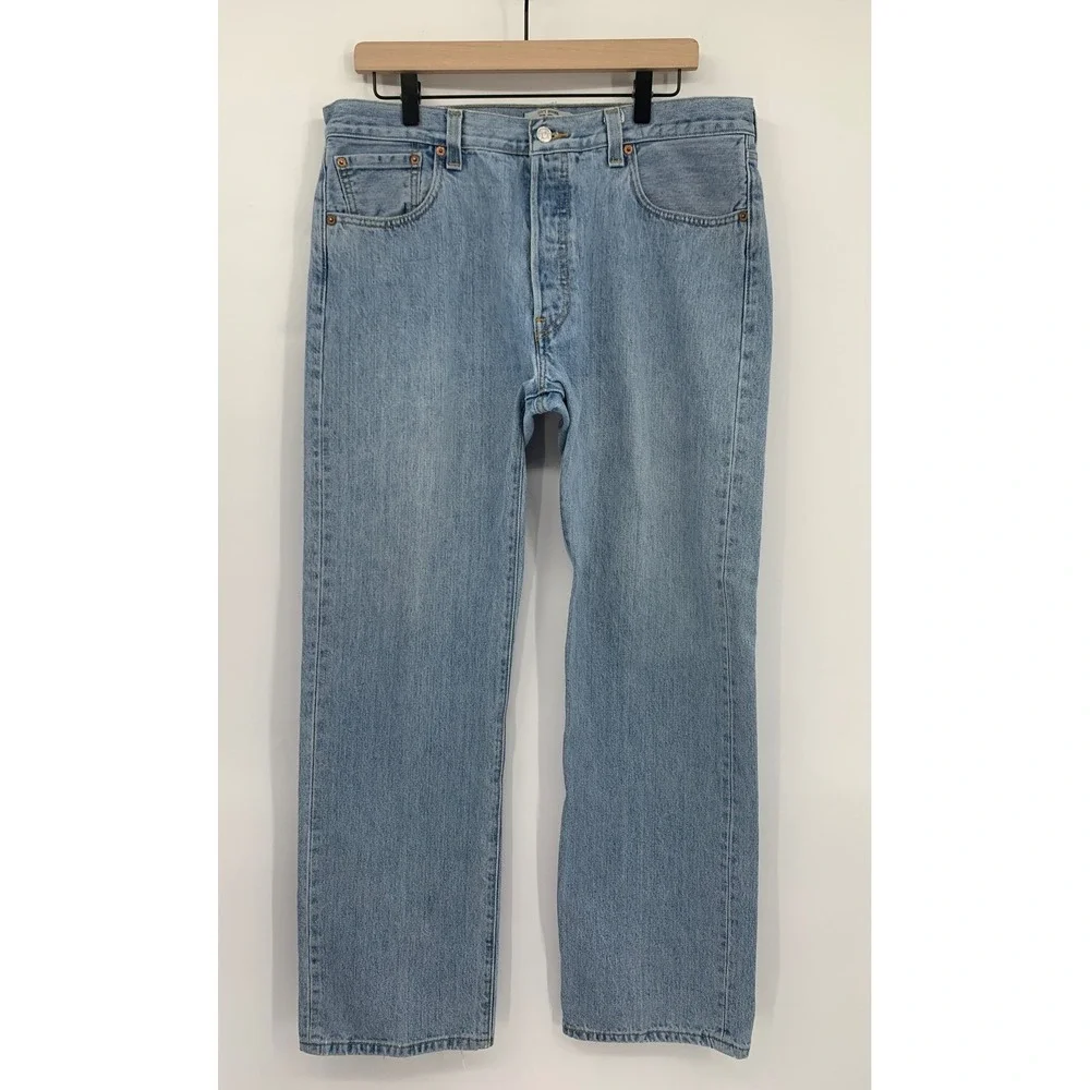 Vintage Levis 501 Jeans Mens 36x32 Blue Button Fly Straight Light Wash 90s Denim